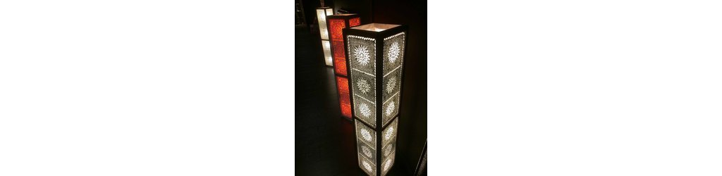 Staande vloerlampen glasmozaiek met houten frame