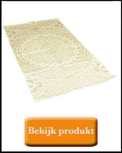 Goud kleurige blokprint op vloerkleed