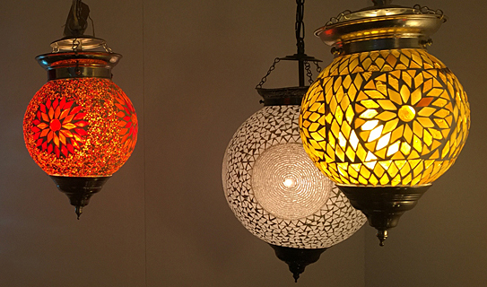 Grote en kleine mozaïek hanglampen