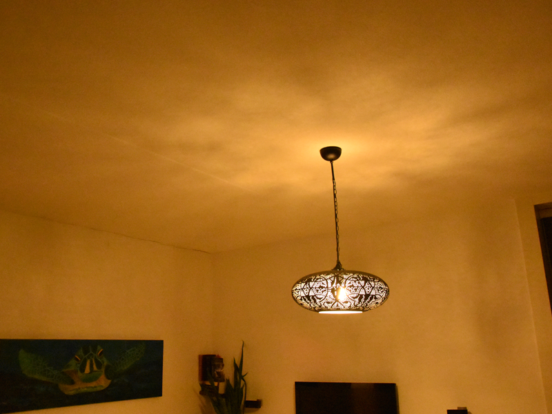 Filigrain hanglamp lichteffect met spaarlamp