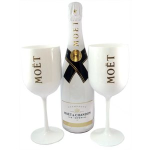 Moet & Chandon Ice Imperial glazen met een fles Moët Ice