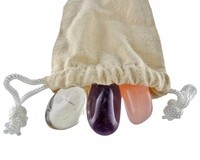 Amethist, rozenkwarts en bergkristal.