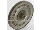 Alko Poelie op Aandrijfbak T12-100SD, T13-102SD Zitmaaiers, Riemschijf ALKO, BRILL Tuintrekkers, Pouly op Versnellingsbak model 16/45 A3583-130, Aandrijfschijf, Riemschijven en Poelies voor AL-KO T12/100SD, T13/102SD, Murray, Noma