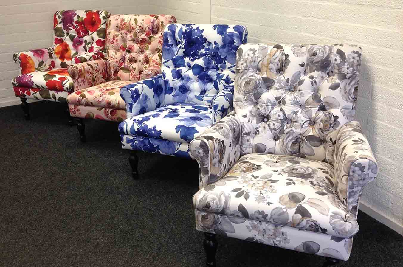 Grote fauteuil bloemen patroon/motief nieuw. zomerse kleuren in ...
