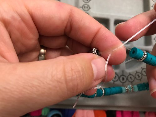 Basistechniek: Elastisch nylon knopen
