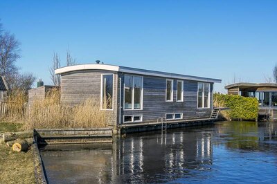 Woonboot behandelen