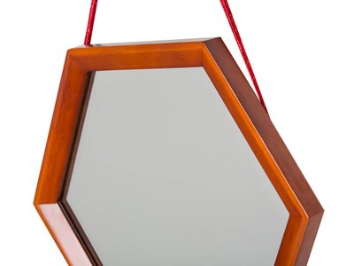 Lazio - Hexagon Hangspiegel - Teak Kleur met Rood Koord