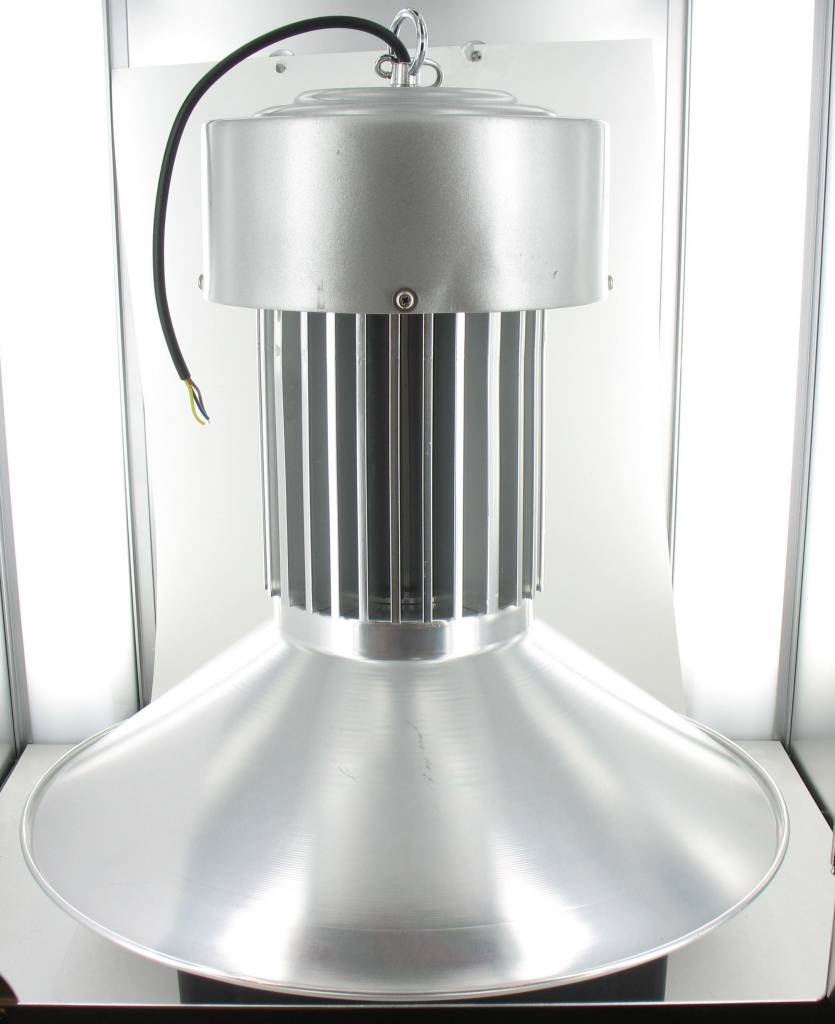 https://static.webshopapp.com/shops/025753/files/012867268/led-magazijn-lamp-helder-wit.jpg