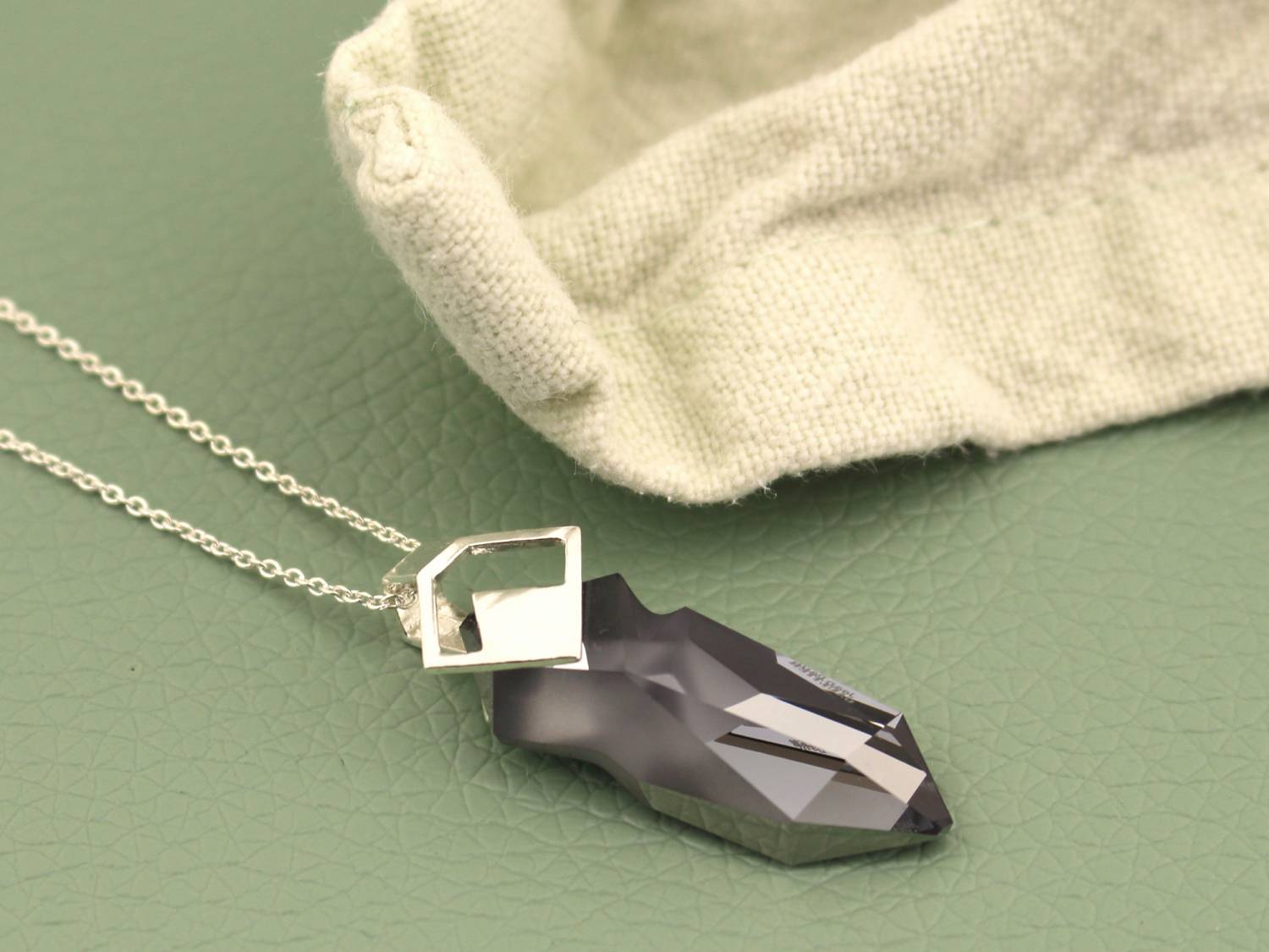 Hoe kun je sieraden schoonmaken?