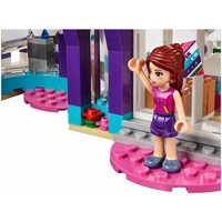 41312 Friends Heartlake sporthal
