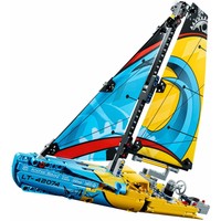 42074 Technic Racejacht