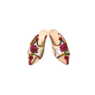 Oriental Leather Slip-On with bobbles in white
