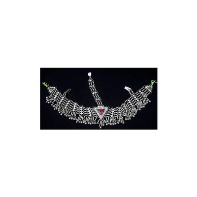 Headdress tribal with chain links