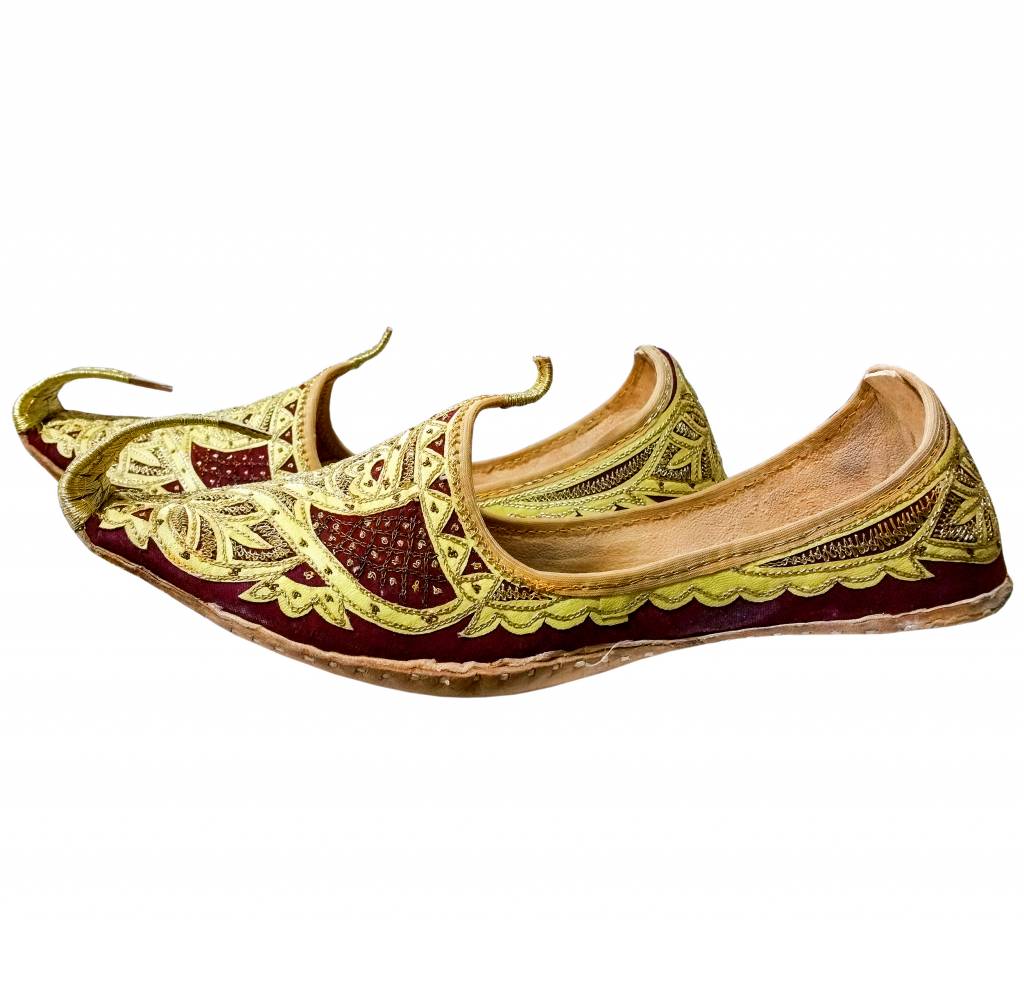 Indian beak shoes - Men Khussa in Gold Red - Oriental-Style
