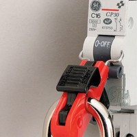 Leitungsschultzschalter-Verriegelung < 12,7mm S2392