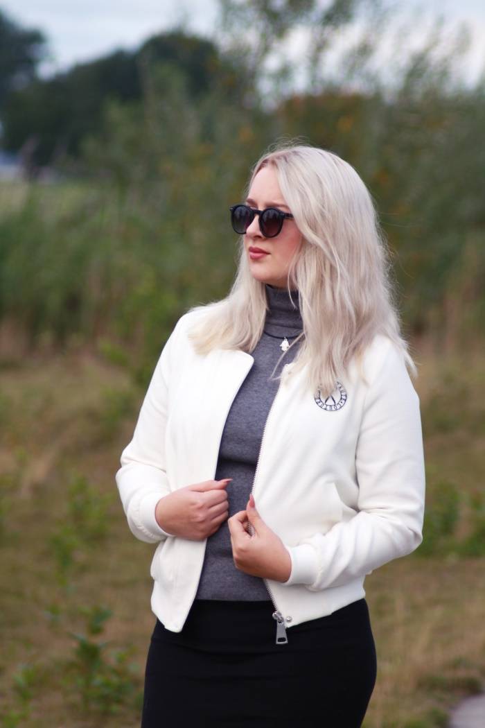 Outfit - Black Sunnies