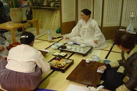 Theedrinken in het Japanse gezin