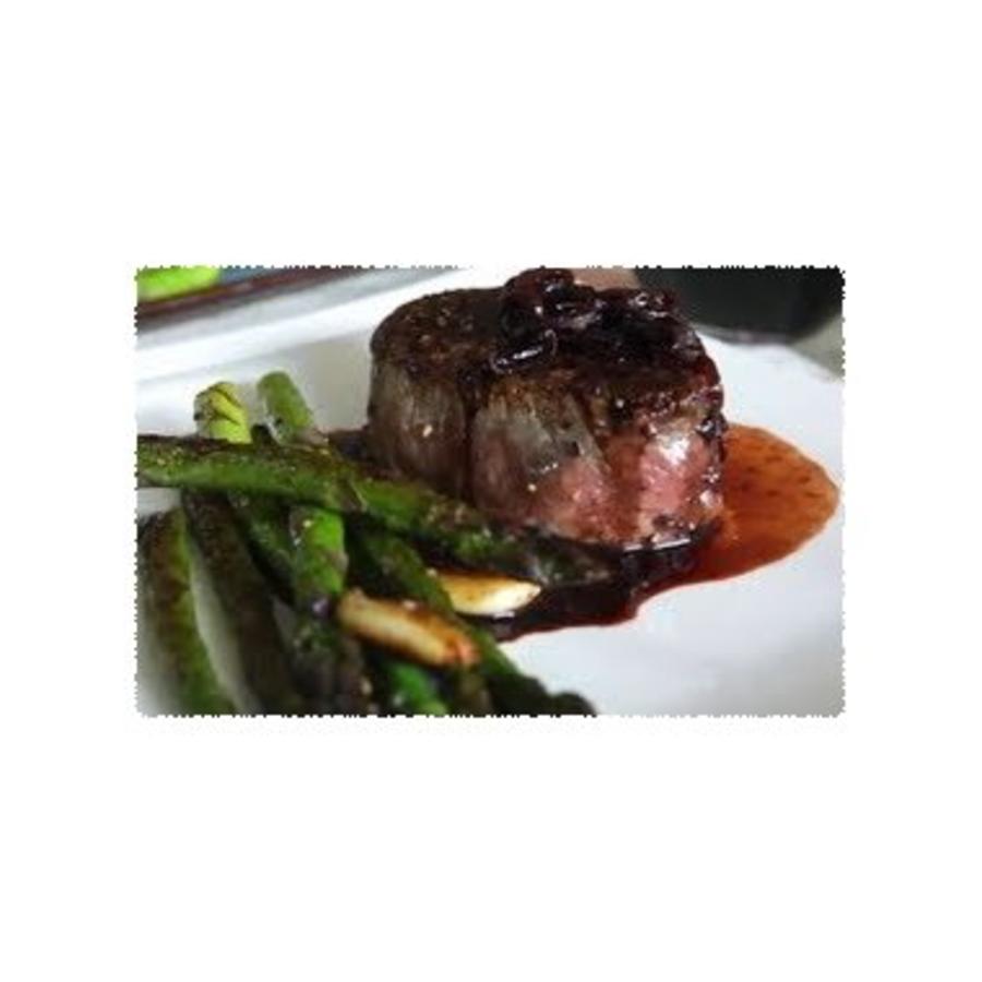 Biefstuk of tournedos met gebakken sjalotten en rode wijn saus