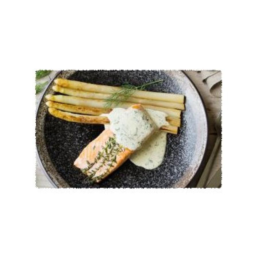 Gerookte zalm met gebakken asperges en mousselinesaus met dille