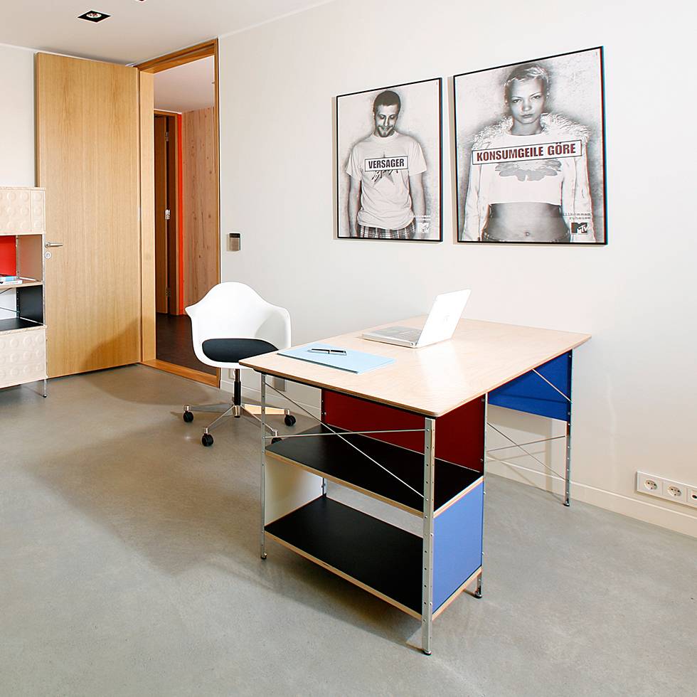 Vitra Eames Desk Unit Edu Workbrands Image May Differ From Actual See All Images Article Description The Eames Desk Unit