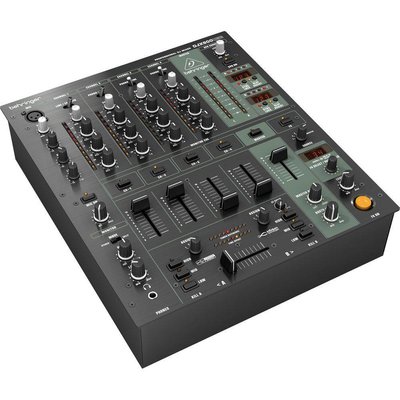 Behringer DJX900USB DJ mixer