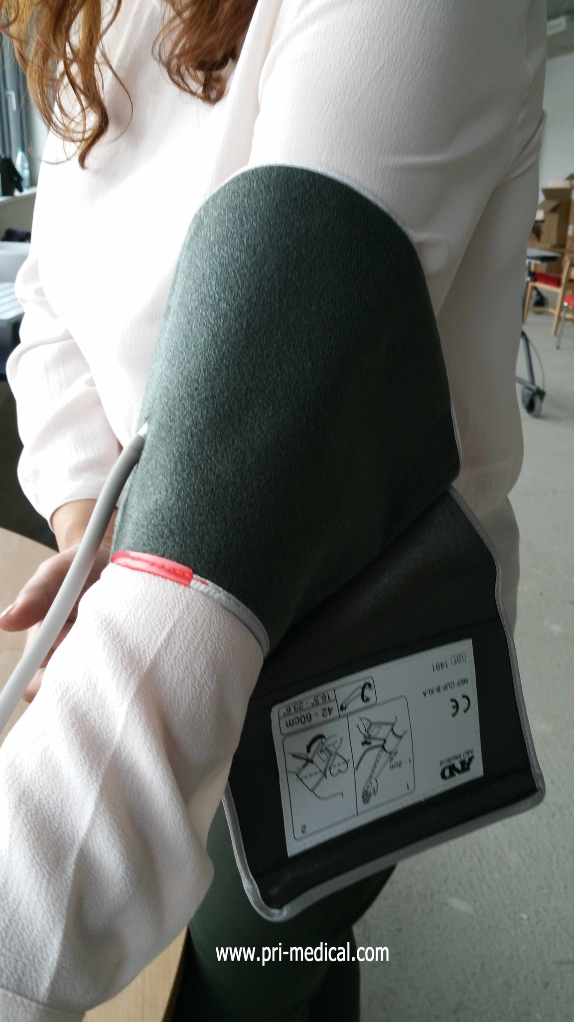 XXL Blutdruckmessgerät für adipöse Menschen mit konischer Manschette für einen Armumfang von 42-60cm