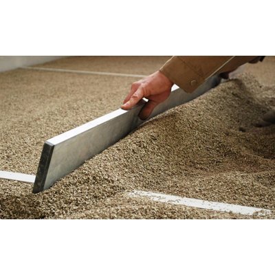 Cemwood CW 2000, zak van 50 liter. Verbruik 10 liter per 1 cm dikte.