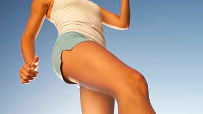 Cellulite an den Beinen: Ursachen und Lösungen