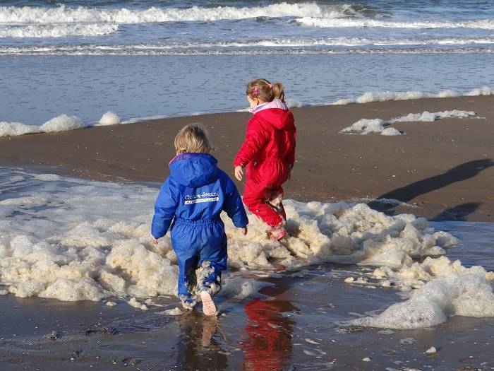 ForestKids : waar kopen zij deze buitenspeelkleding?