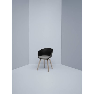 HAY About a chair AAC22 - zwart met vast zitkussen
