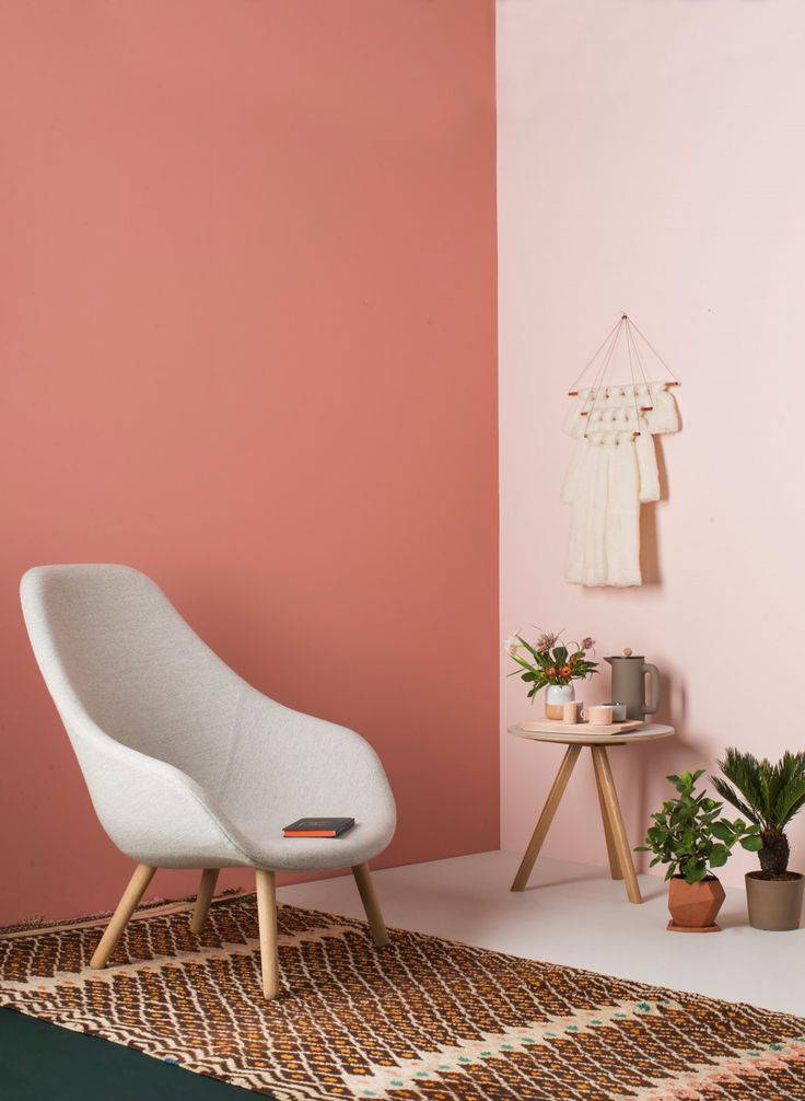 Helemaal mee met de trendkleuren van 2016 met HAY stoelen!