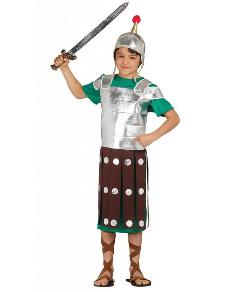 Kleding voor kinderen Kinderen uit rijkere gezinnen kunnen de vaak dure schooluniformen meerdere keren per jaar aanschaffen, terwijl kinderen uit armere milieus misschien dagelijks en een jaar lang met hetzelfde uniform rondlopen.