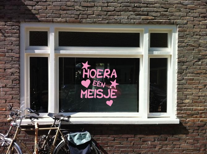 Raam sticker Hoera een meisje