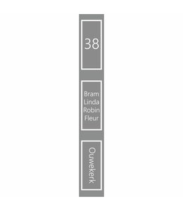 Raamfolie Familienaam, namen en huisnummer in kader Raamfolie Familienaam, namen en huisnummer in kader