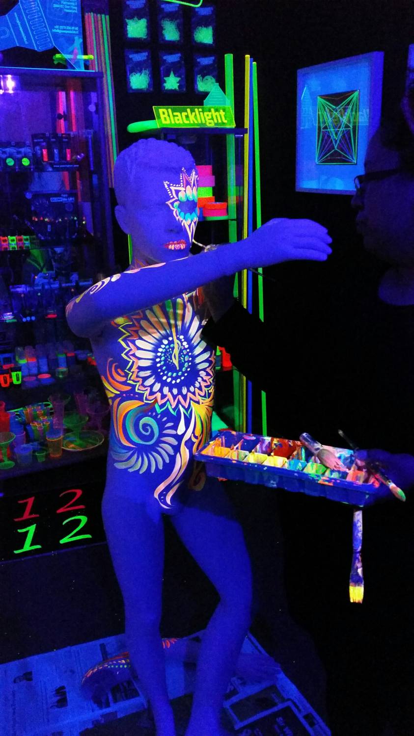 Bodypainters, gamers, dj's en edelsteen verzamelaars