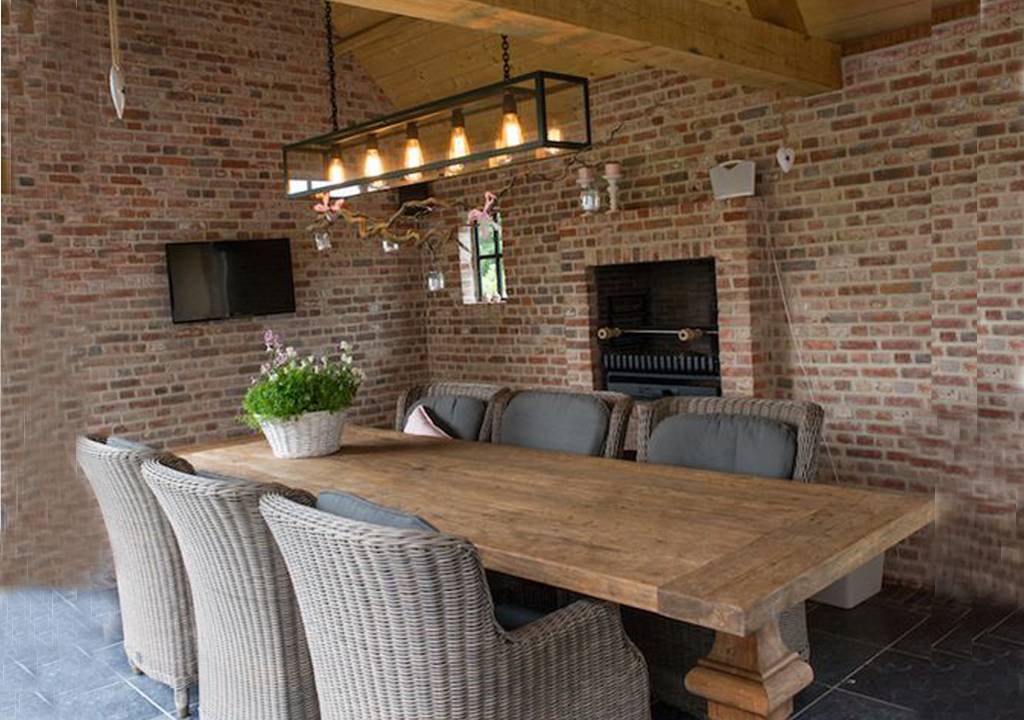 How rustic lighting creates a nice, rustic atmosphere!