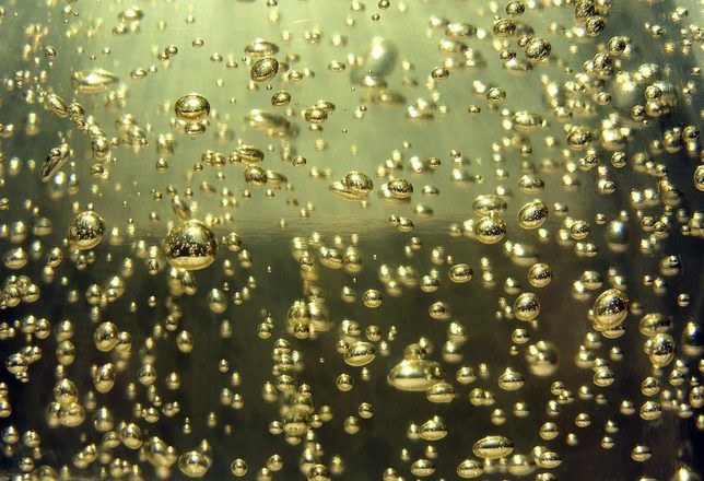 Het bruisende effect van champagne: knallen