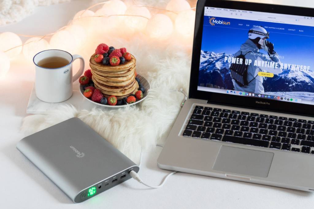 Je laptop opladen met een powerbank