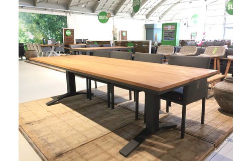 SUNS tuinmeubelen Tuintafel Stockholm | 280 x 100cm | Mat royal grijs SUNS tuinmeubelen Tuintafel Stockholm | 280 x 100cm | Mat royal grijs