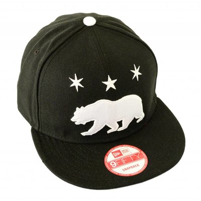 Famous Stars and Straps Grizzly Star Snapback Cap Black/White