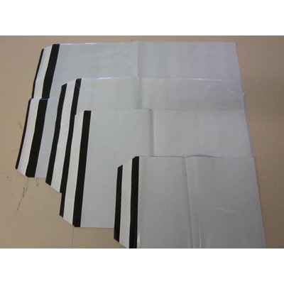 COEX-Adhäsionsverschlußbeutel, Format: 320 x 420 + 40 mm (B x H + Klappe), 70 my Stärke, außen weiß / innen schwarz, unbedruckt - Ausverkauf