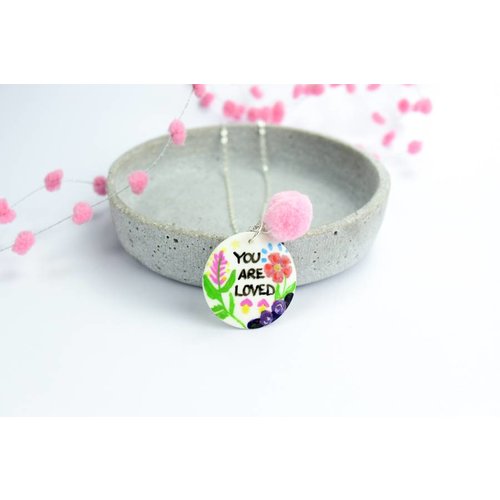 Cute Clay "You are loved" - Spruch-Kette Cute Clay "You are loved" - Spruch-Kette
