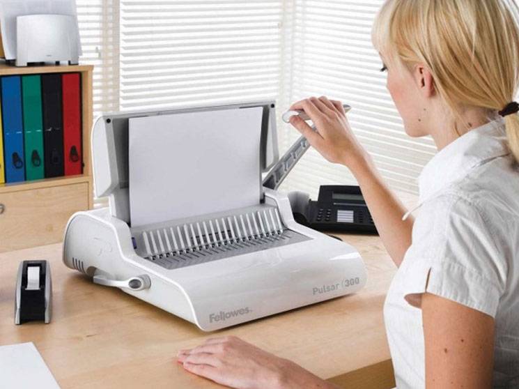 De werking van een inbindmachine