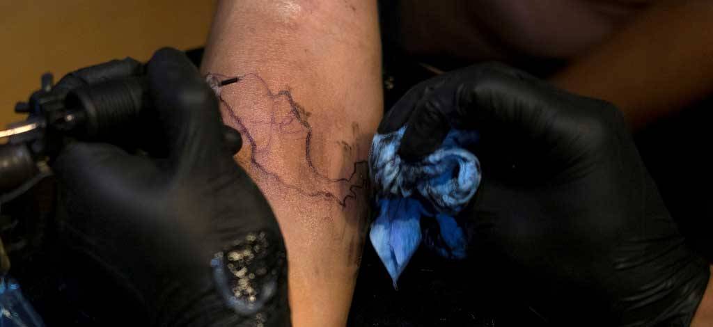 Slimme tatoeages die van kleur veranderen