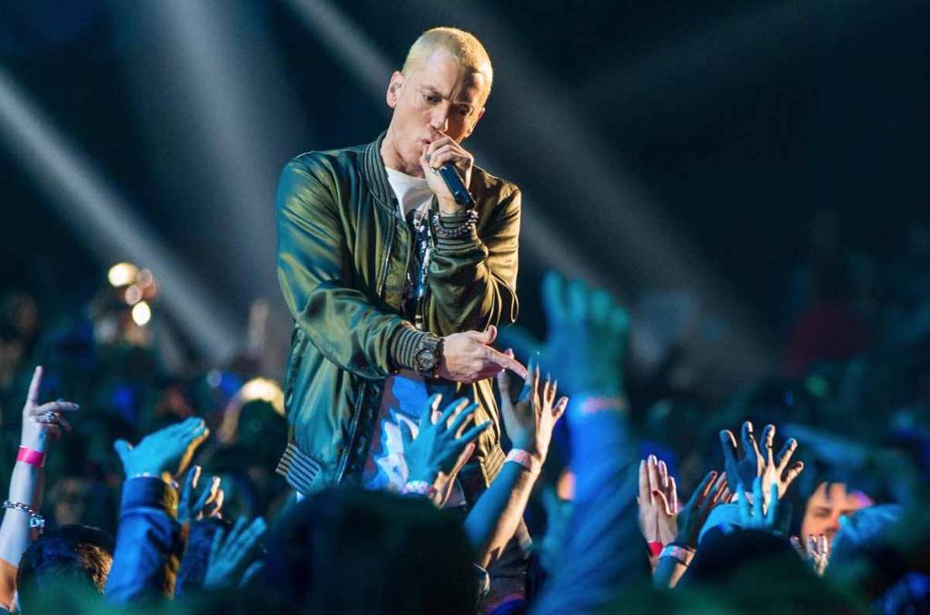 Welke sneakers draagt Eminem?