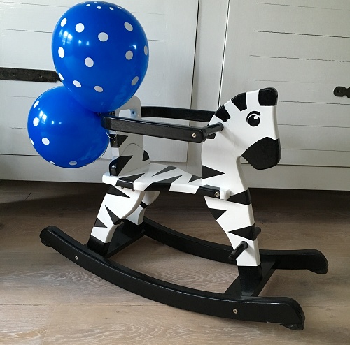 DIY: Een zebra hobbelpaard maken
