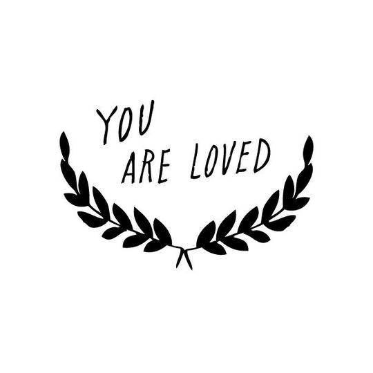 shanna murray you are loved muursticker hoofdletters