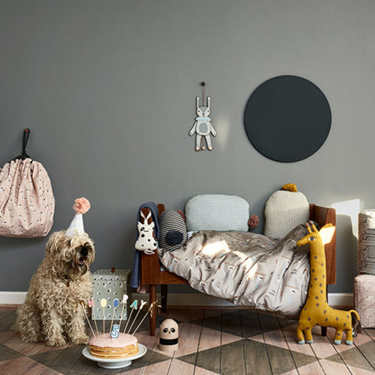 OYOY noah the giraffe cushion