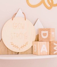 "Grow Strong" Holzschild "Grow Strong" Holzschild