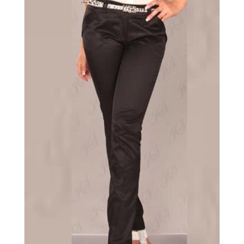ZWARTE GLANZENDE PANTALON ZWARTE GLANZENDE PANTALON